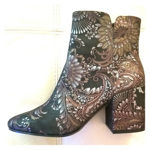 ALDO Pattern Print Boot Shoes